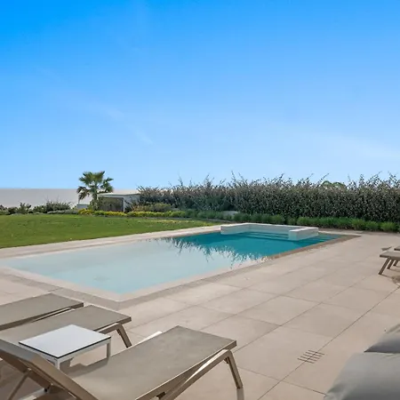 Villa Serenity Waves 5 *