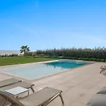 Villa Serenity Waves 5 *