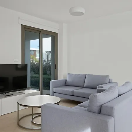 Serenity Waves 5 Vila Larnaca